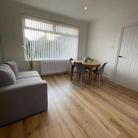 Whole House Modern Two Bedroom In Newcastle - Free Parking Εξωτερικό φωτογραφία
