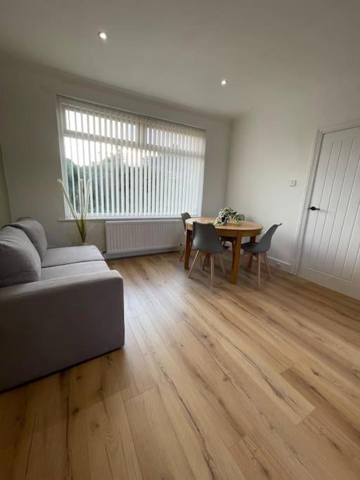 Whole House Modern Two Bedroom In Newcastle - Free Parking Εξωτερικό φωτογραφία
