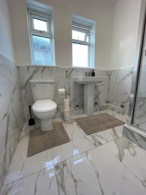 Whole House Modern Two Bedroom In Newcastle - Free Parking Εξωτερικό φωτογραφία
